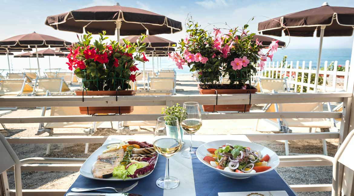 hotel ristorante spiaggia privata